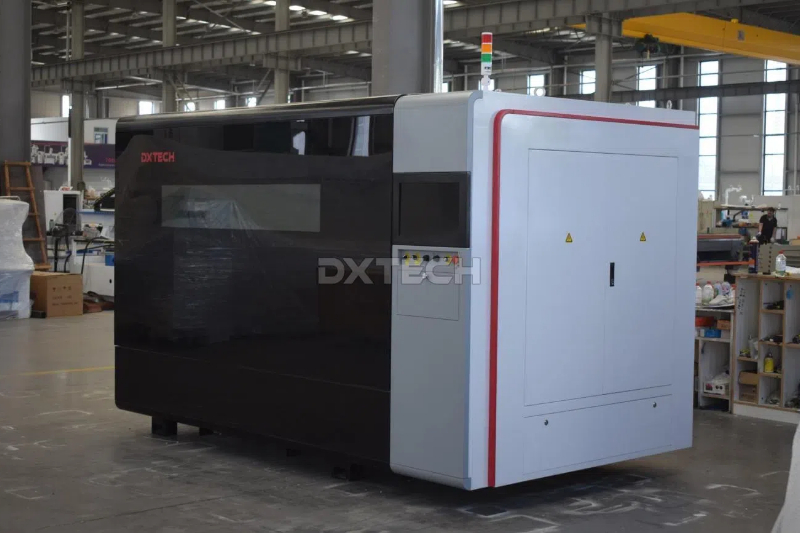 1500w 1590q-series high-precision fiber laser cutting machine shipped to canada-1