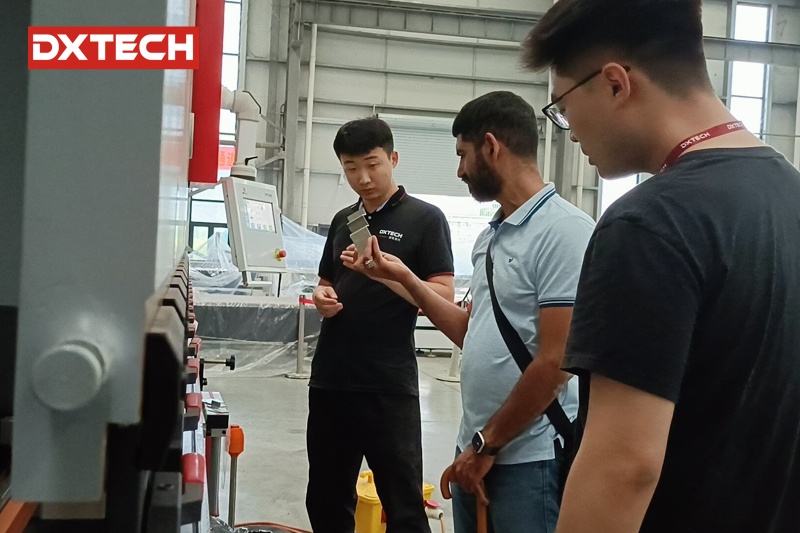 Canadian-Customers-Visited-DXTECH-and-Ordered-1530FL-3KW-Sheet-Metal-Fiber-Laser-Cutting-Machine-and-Bending-Machine