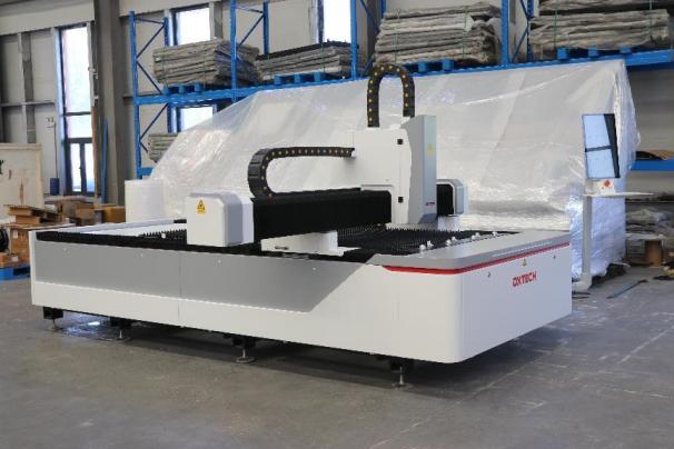 DXTECH 1530FL 3kw carbon steel fiber laser cutting machine in Spain1